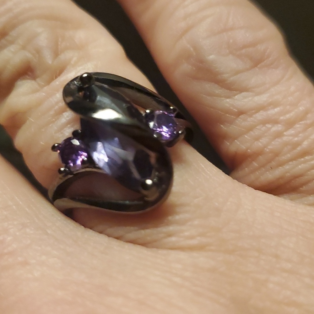 STERLING WITH BLACK TONE OVERLAY AMETHYST  RING SZ 6